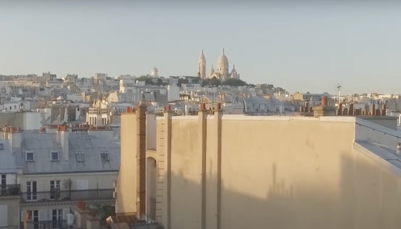 Visite de Paris : connaissez-vous le rooftop de la Rue Blanche ?